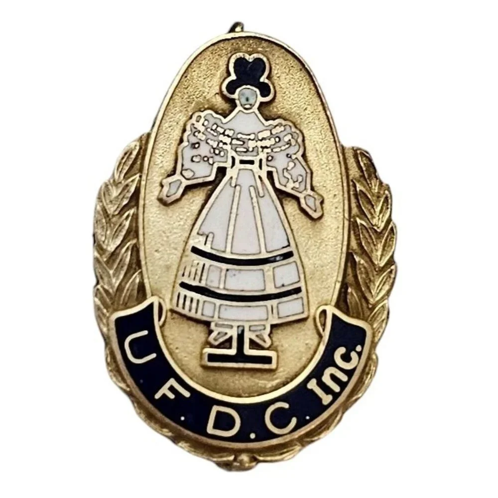 10K UFDC United Federation Doll Club Inc. Vintage Pin L425